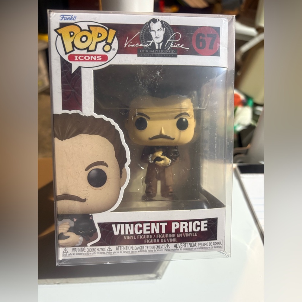 Funko Pop! Icons Vincent Price with Cat  Figure - first master of horror